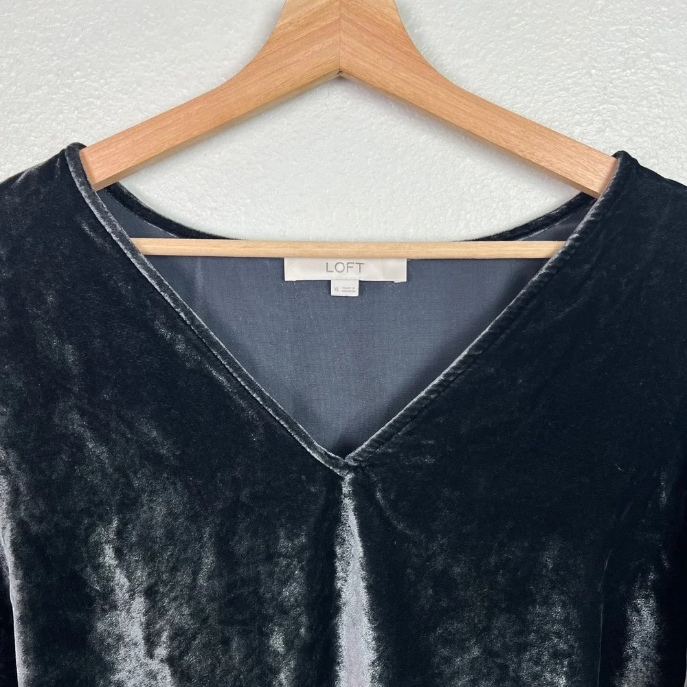 LOFT Womens XL Charcoal Grey Velvet V-Neck Puff Sleeve Blouse Top Holiday Luxe